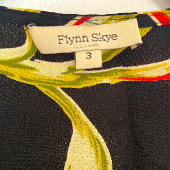 SOLD Flynn Skye Floral Dress - Picture 4 of 5